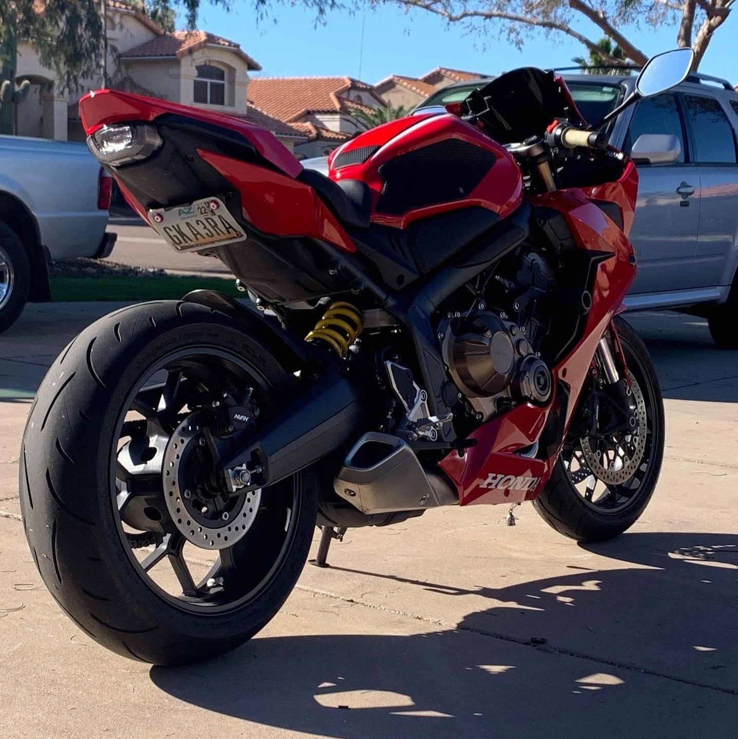 2019-2020 HONDA CBR/CB650R TUCKED LICENSE PLATE MOUNT Customer Feature Tail Tidy